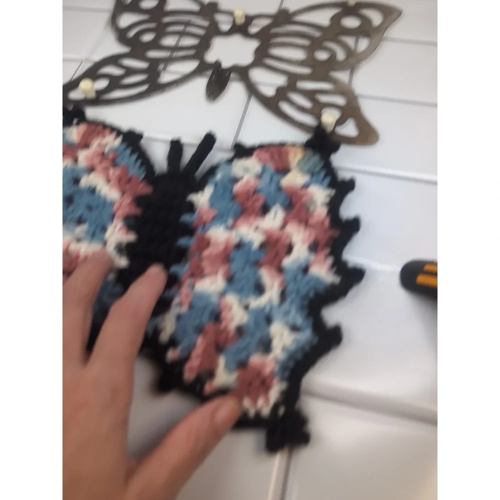 Trivet Set Vintage Butterfly Granny Square Crochet & Metal Footed Trivet 11